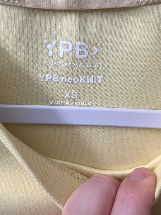 Abercrombie and Fitch YPB On the Go Yellow Mockneck - Picture 3 of 8